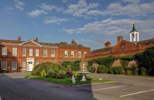 Slough Hotel | Baylis House Hotel