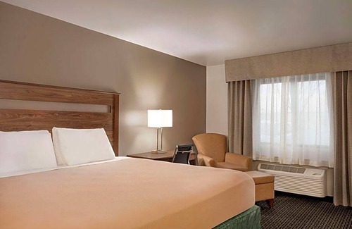 Cheektowaga Hotel | Baymont by Wyndham Buffalo