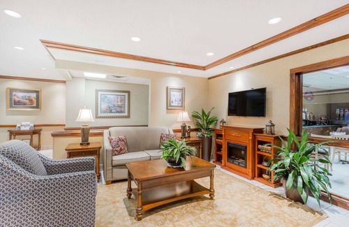 Asheville Hotel | Baymont by Wyndham Asheville/Biltmore Village