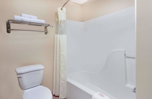 Bowling Green Hotel | Baymont by Wyndham Bowling Green