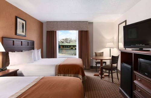 Branson Hotel | Baymont by Wyndham Branson - On the Strip