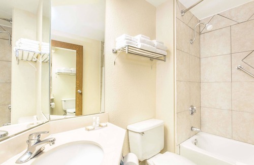 Sharonville Hotel | Baymont by Wyndham Cincinnati