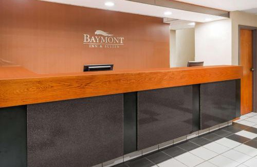 Clarksville Hotel | Baymont by Wyndham Clarksville Northeast