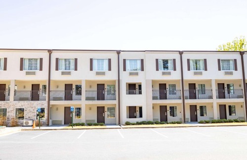 College Park Hotel | Baymont by Wyndham College Park Atlanta Airport South
