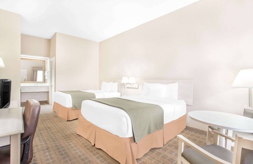 Crestview Hotel | Baymont by Wyndham Crestview