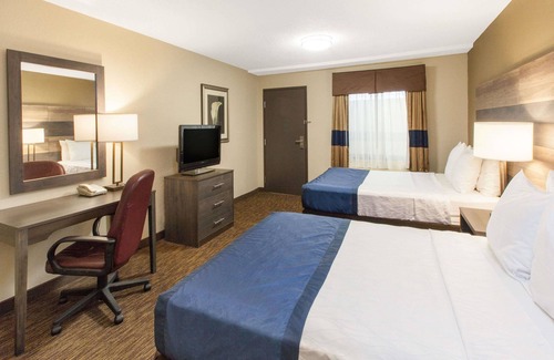 Detroit Hotel | Baymont by Wyndham Downtown Detroit