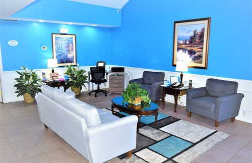 Forest City Hotel | Baymont by Wyndham Forest City