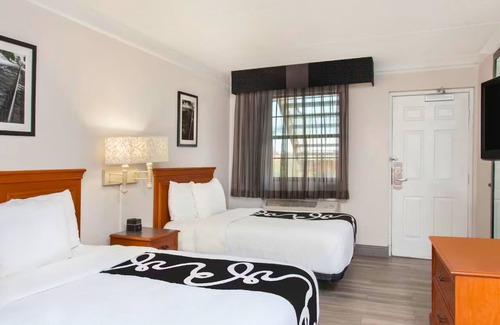 Fort Myers Hotel | Baymont by Wyndham Fort Myers Central