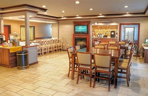Walker Hotel | Baymont by Wyndham Grand Rapids N/Walker