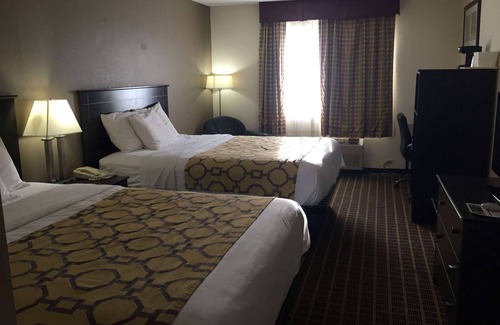 Harvard Hotel | Baymont by Wyndham Harvard