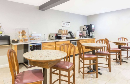 Henrietta Hotel | Baymont by Wyndham Henrietta/Rochester