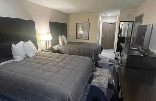 Iowa Hotel | Baymont by Wyndham Iowa Lake Charles