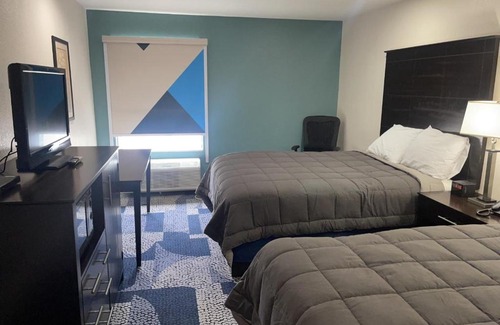 Iowa Hotel | Baymont by Wyndham Iowa Lake Charles