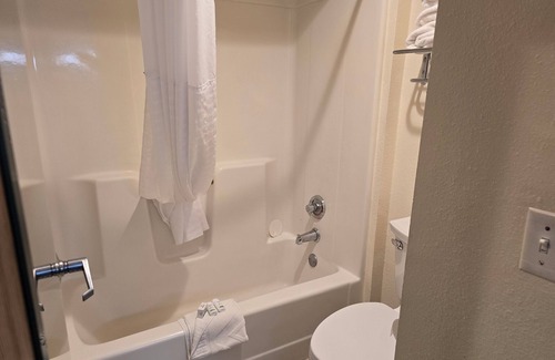 Janesville Hotel | Baymont by Wyndham Janesville