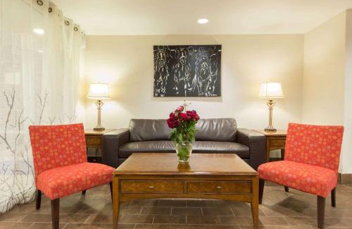 Buechel Hotel | Baymont by Wyndham Louisville East