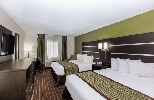 Hillview Hotel | Baymont by Wyndham Louisville South I 65
