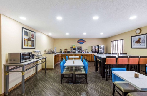 Hillview Hotel | Baymont by Wyndham Louisville South I 65