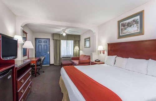 Manning Hotel | Baymont by Wyndham Manning