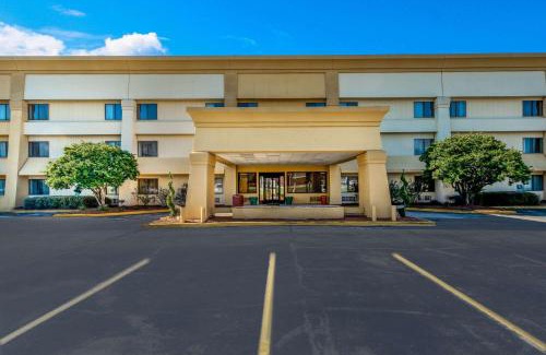 Meridian Hotel | Baymont by Wyndham Meridian