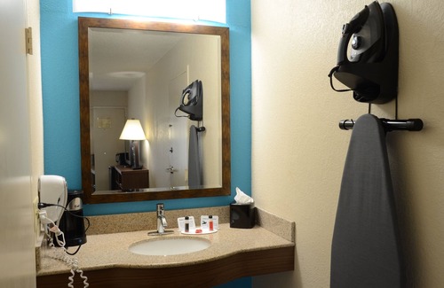 Donelson Hotel | Baymont by Wyndham Nashville