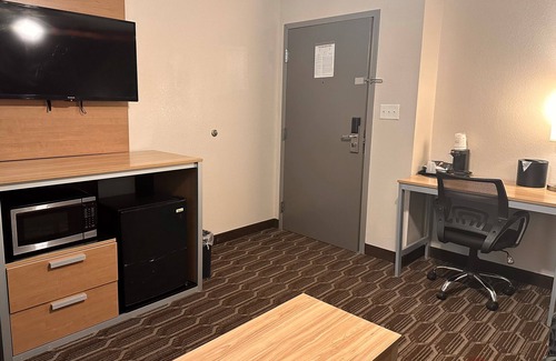 Noblesville Hotel | Baymont by Wyndham Noblesville