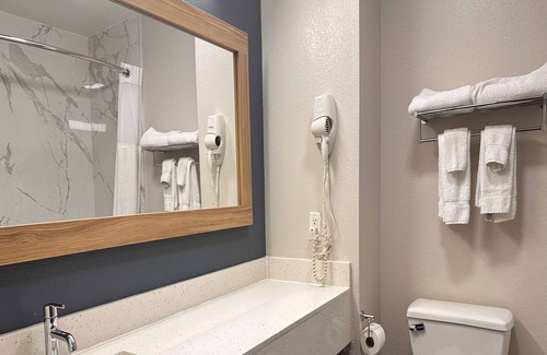 Noblesville Hotel | Baymont by Wyndham Noblesville