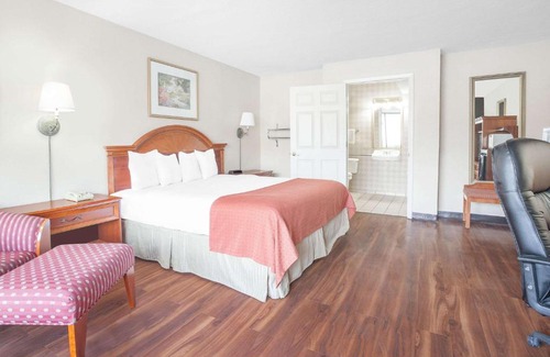 Paris Hotel | Baymont by Wyndham Paris