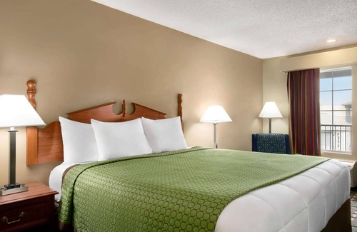 Warner Robins Hotel | Baymont by Wyndham Warner Robins