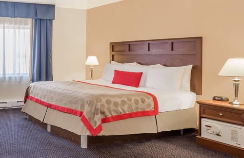 Waukesha Hotel | Baymont by Wyndham Waukesha