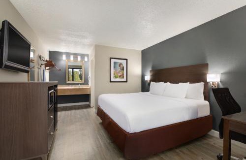 Wilmington Hotel | Baymont by Wyndham Wilmington