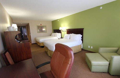 Findlay Hotel | Baymont Inn & Suites by Wyndham Findlay
