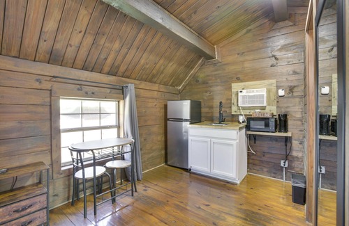 Crown Point Apartment | Bayou Cabin w/Heated Pool Access Near NOLA!