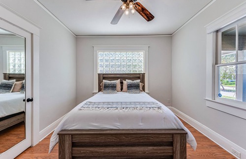 Bayshore Gardens House | Bayshore Bungalow!