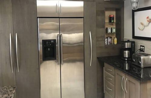 Bayshore Gardens House | Bayshore S Tampa Townhouse - Water View within 3 miles of AMALIE ARENA, Universi