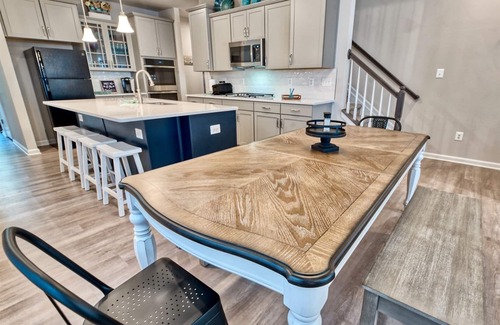 Bayside Villa | Bayside * 5BR Luxury Twin House, 4.5 Baths, 3 Suites * Sleeps 12