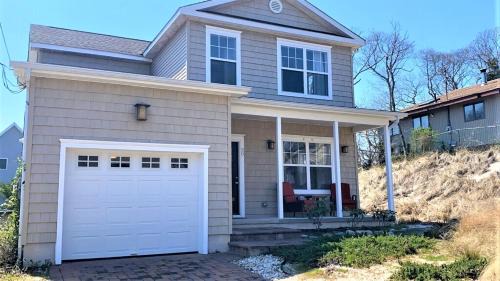 Town Bank House | Bayside Beauty
