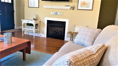 Town Bank House | Bayside Beauty