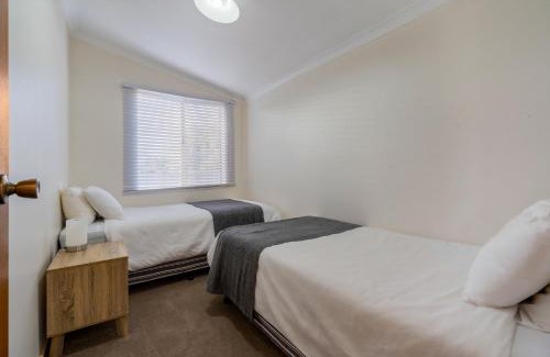 Busselton House | Bayside Bliss Family Friendly, Beach & Jetty