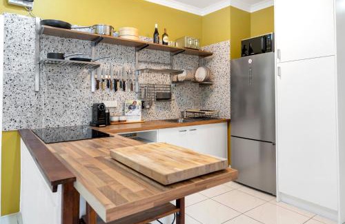 Cairns North Apartment | 'Bayside Escape' A Short Stroll from the Esplanade