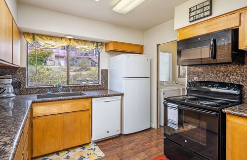 Baywood Park House | Bayside Gem at Elfin Forest, Tranquil Los Osos home with Rooftop Deck