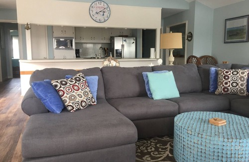 Jamaica Beach House | 'Bayside Hideaway' Jamaica Beach Canal, Sleeps 8, 3 BR-3 Full Bath
