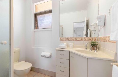 Glenelg Apartment | Bayside Retreat Glenelg