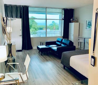 Ruskin Apartment | Bayside Retreat