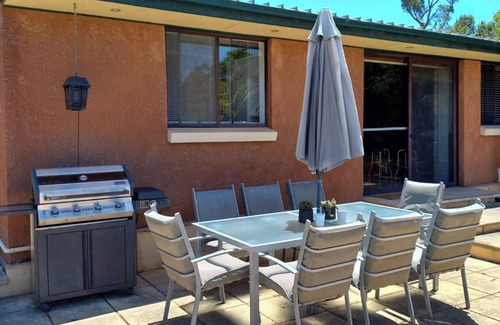 Port Elliot Apartment | BayView Apartment come and relax on a rural property not far from the beach