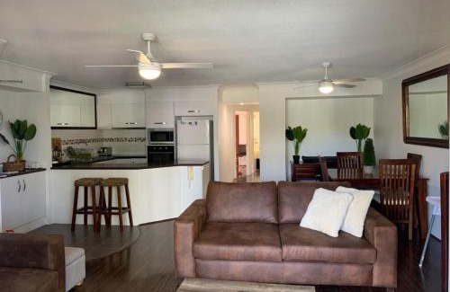Runaway Bay Apartment | Bayview Bay Apartments and Marina