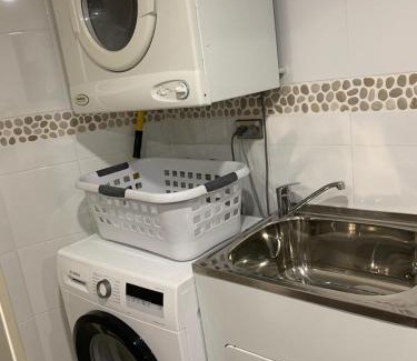 Runaway Bay Apartment | Bayview Bay Apartments and Marina