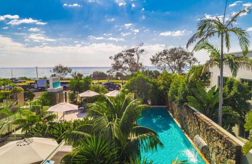 Byron Bay Apartment | Bayview Beachfront Apartments, in town right on the beach