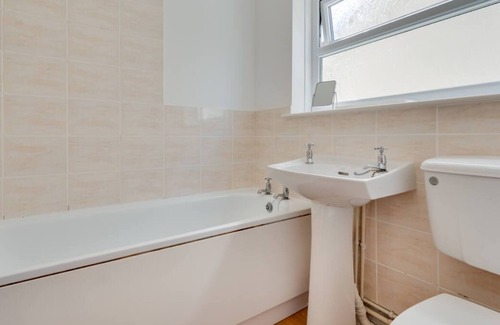Crynant Ski Chalet | Bayview Bungalow 365