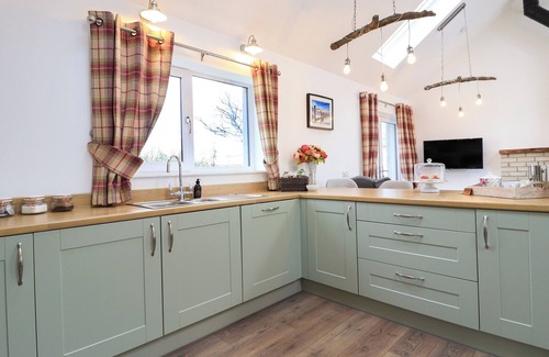 Isle of Lewis Cottage | BAYVIEW BYRE, pet friendly, luxury holiday cottage in Stornoway