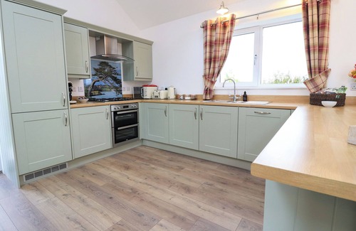 Isle of Lewis Cottage | BAYVIEW BYRE, pet friendly, luxury holiday cottage in Stornoway